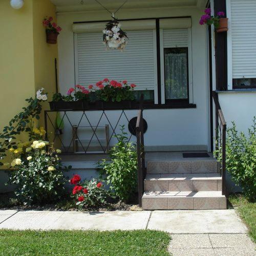 Liza Apartman Gyula Exterior photo